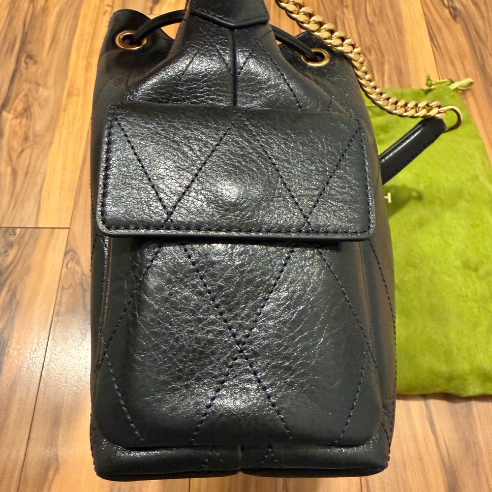 Tory Burch Small Charlie Quilted Leather Drawstring Bag - Like New Condition - Picture 6 of 9